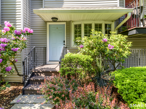  condo home for sale located at 2700 Bedford Street, g, Stamford, CT 06905
