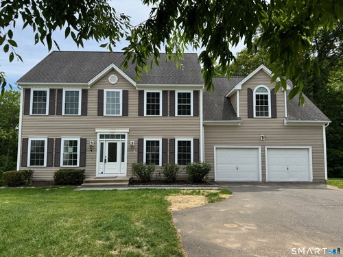  condo home for sale located at 30 Castlewood Drive, 30, Monroe, CT 06468