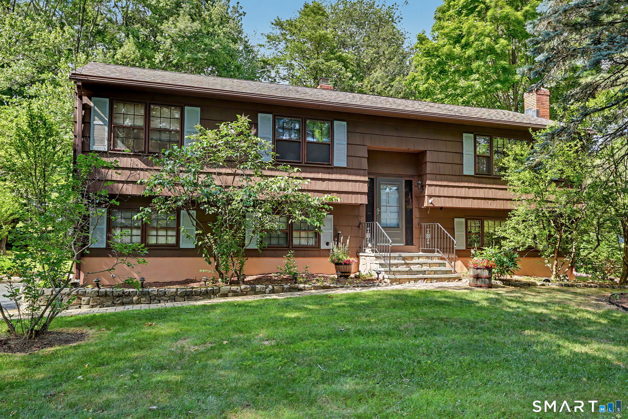 2010 Old Town Road, Trumbull, CT 06611 | For Sale at $564,900