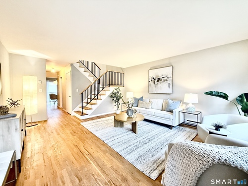  townhouse condo for sale located at 168 Belltown Road, b6, Stamford, CT 06905