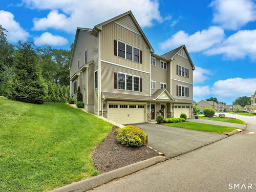  townhouse condo for sale located at 184 Wells View Road, 184, Shelton, CT 06484
