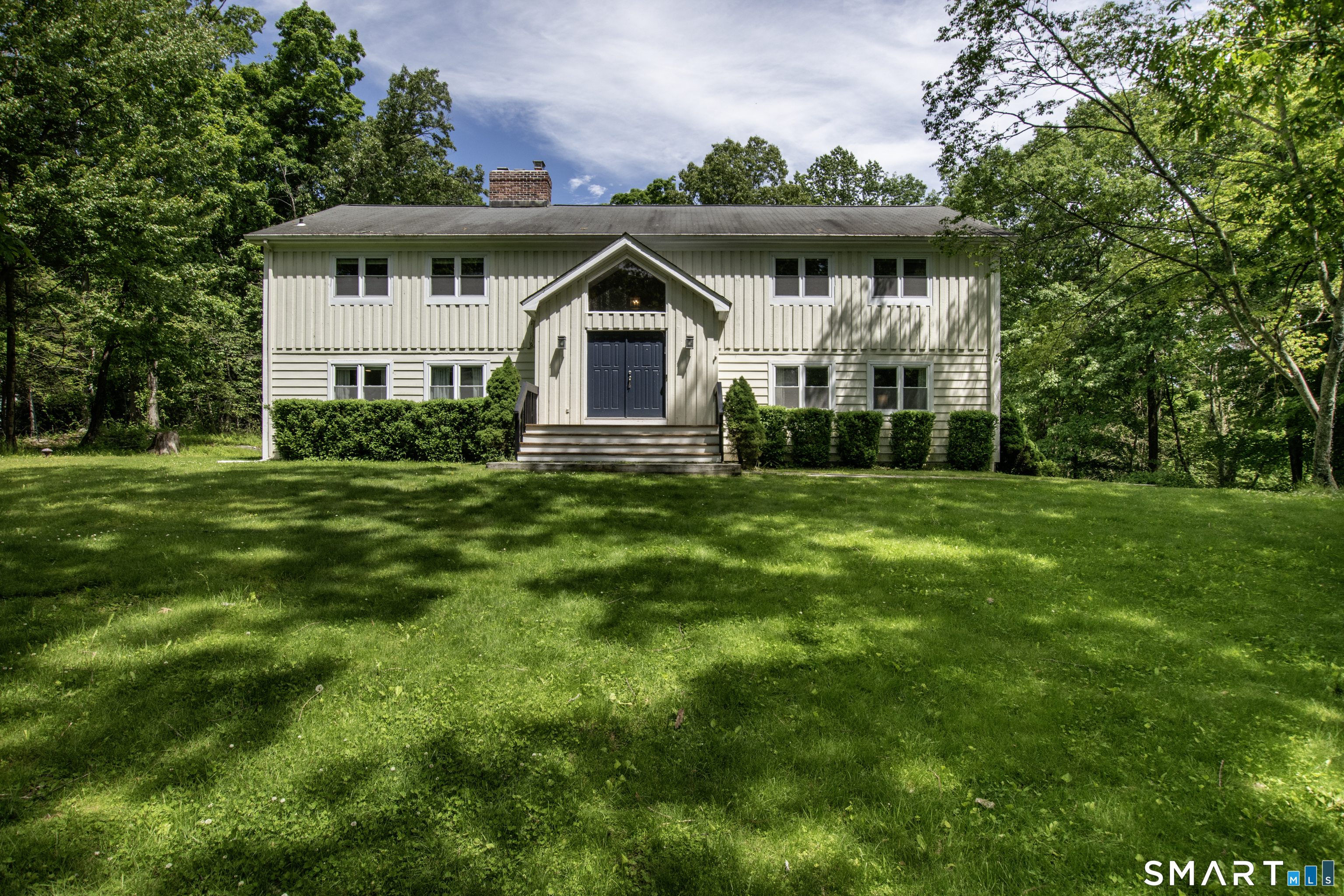 50 Ravenwood Drive, Weston, CT 06883 | For Sale at $1,099,000