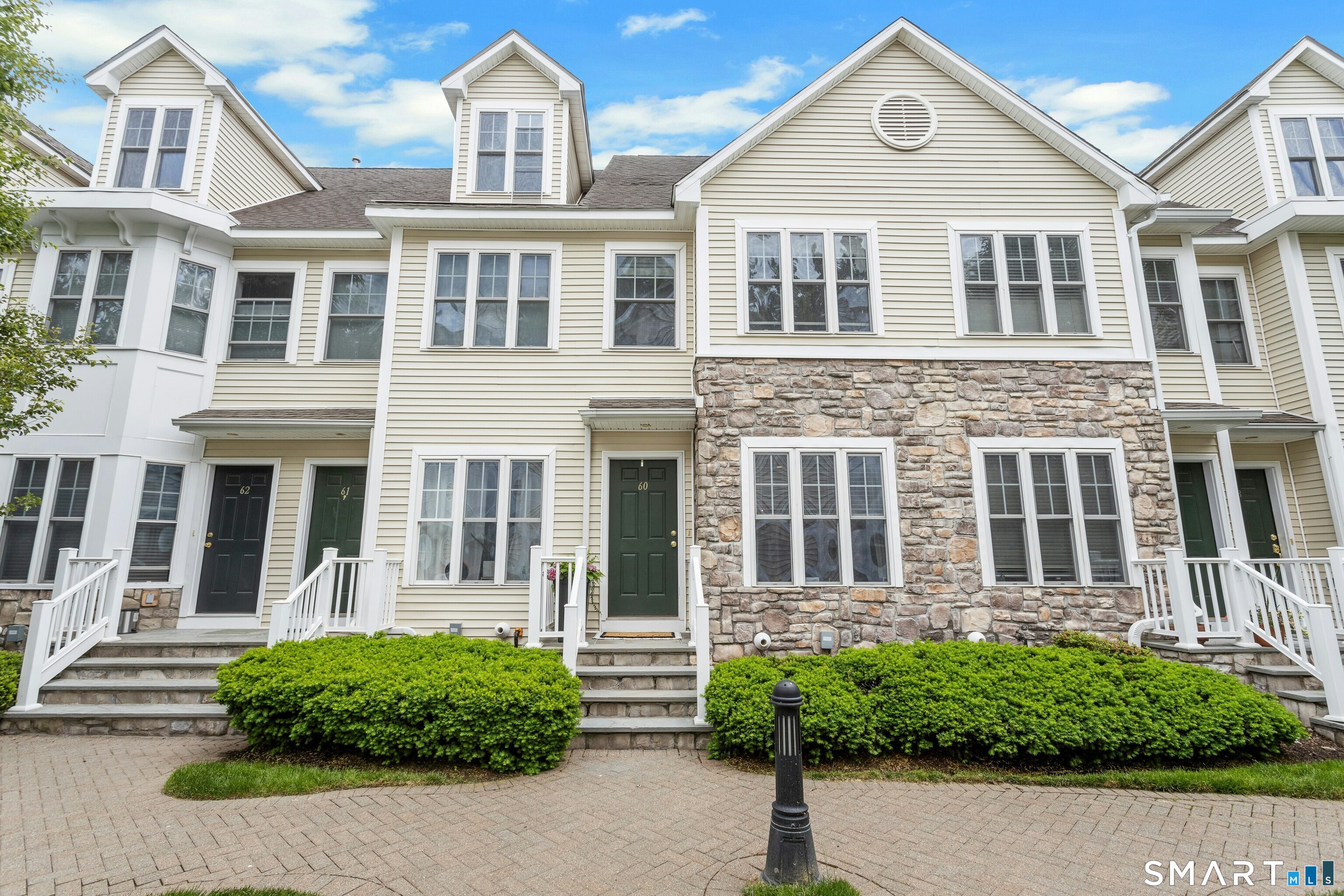 39 Maple Tree Avenue, 60, Stamford, CT 06906 | For Sale at $565,000
