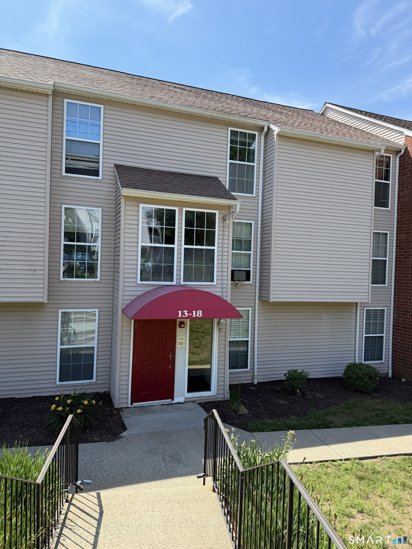 18 Heather Ridge, 18, Shelton, CT 06484 | For Sale at $270,000