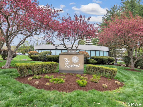  condo home for sale located at 3200 Park Avenue, 5c2, Bridgeport, CT 06604