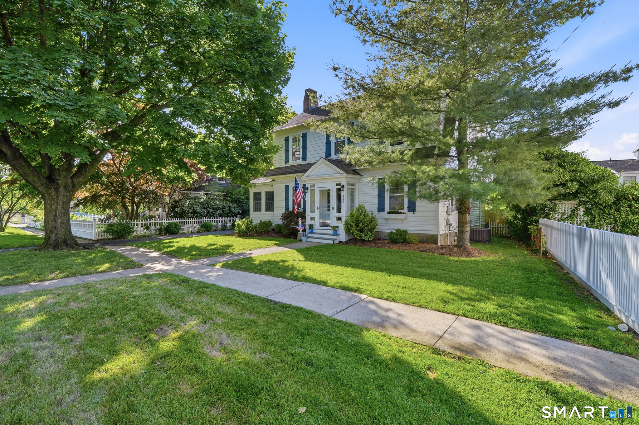313 Old Post Road, Fairfield, CT 06824 | For Sale at $1,599,999
