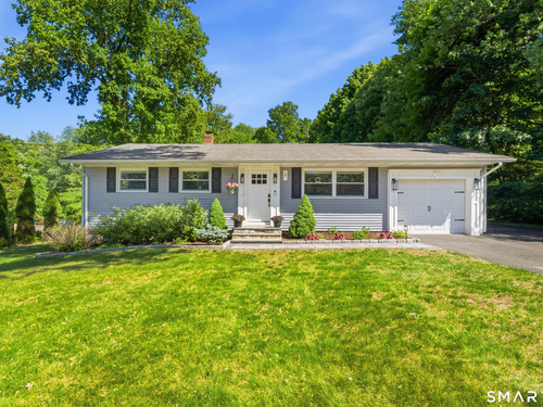  single family home for sale located at 17 Greenbriar Lane, Newtown, CT 06470