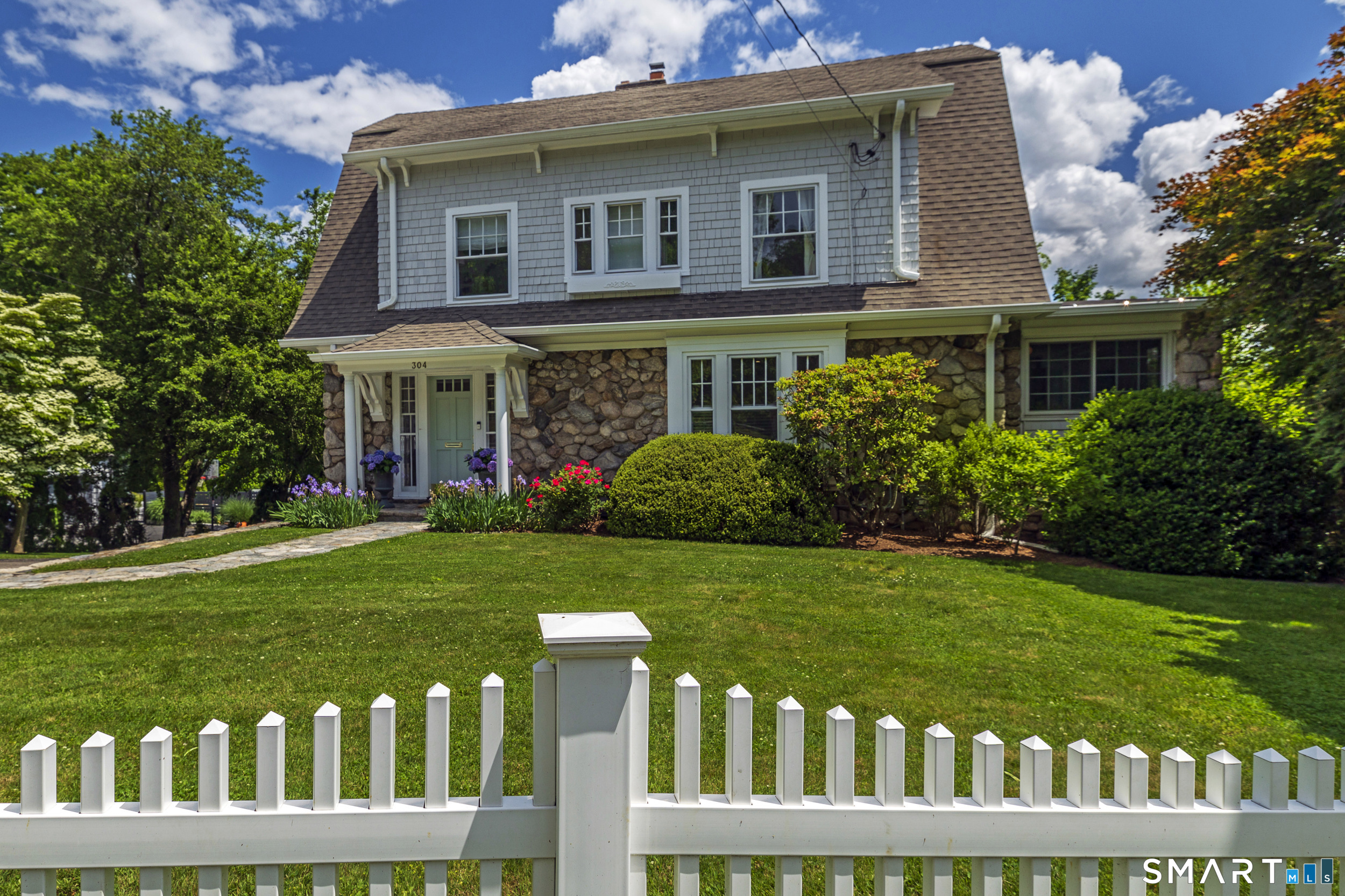 304 Main Street, New Canaan, CT 06840 | For Sale at $1,895,000