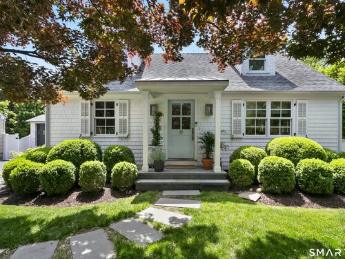  single family home for sale located at 10 Horace Court, Fairfield, CT 06824