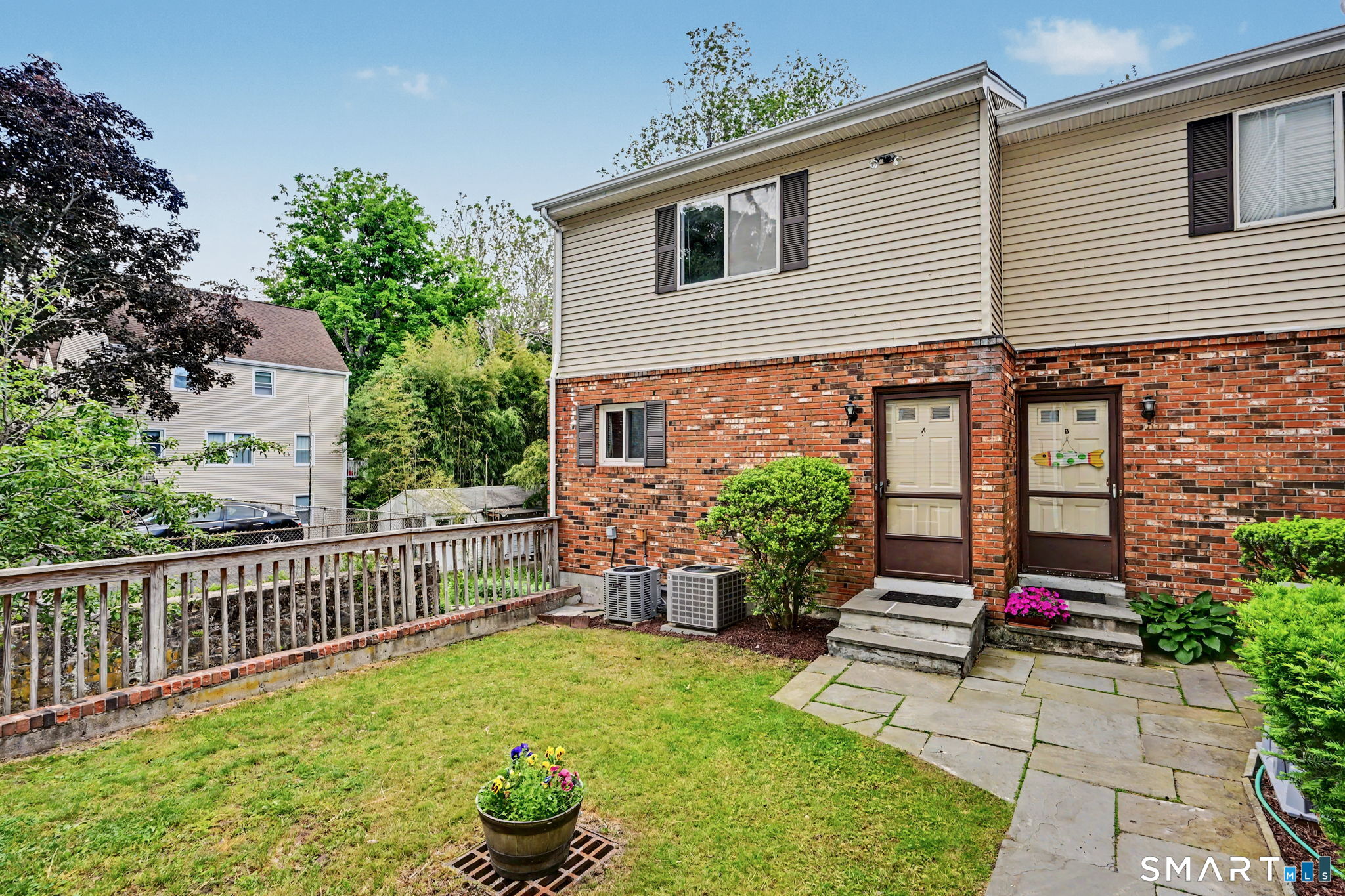 83 Columbus Place, a, Stamford, CT 06907 | For Sale at $535,000
