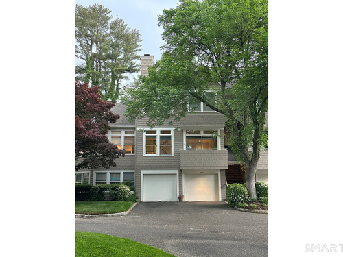  townhouse condo for sale located at 942 South Pine Creek Road, Fairfield, CT 06824