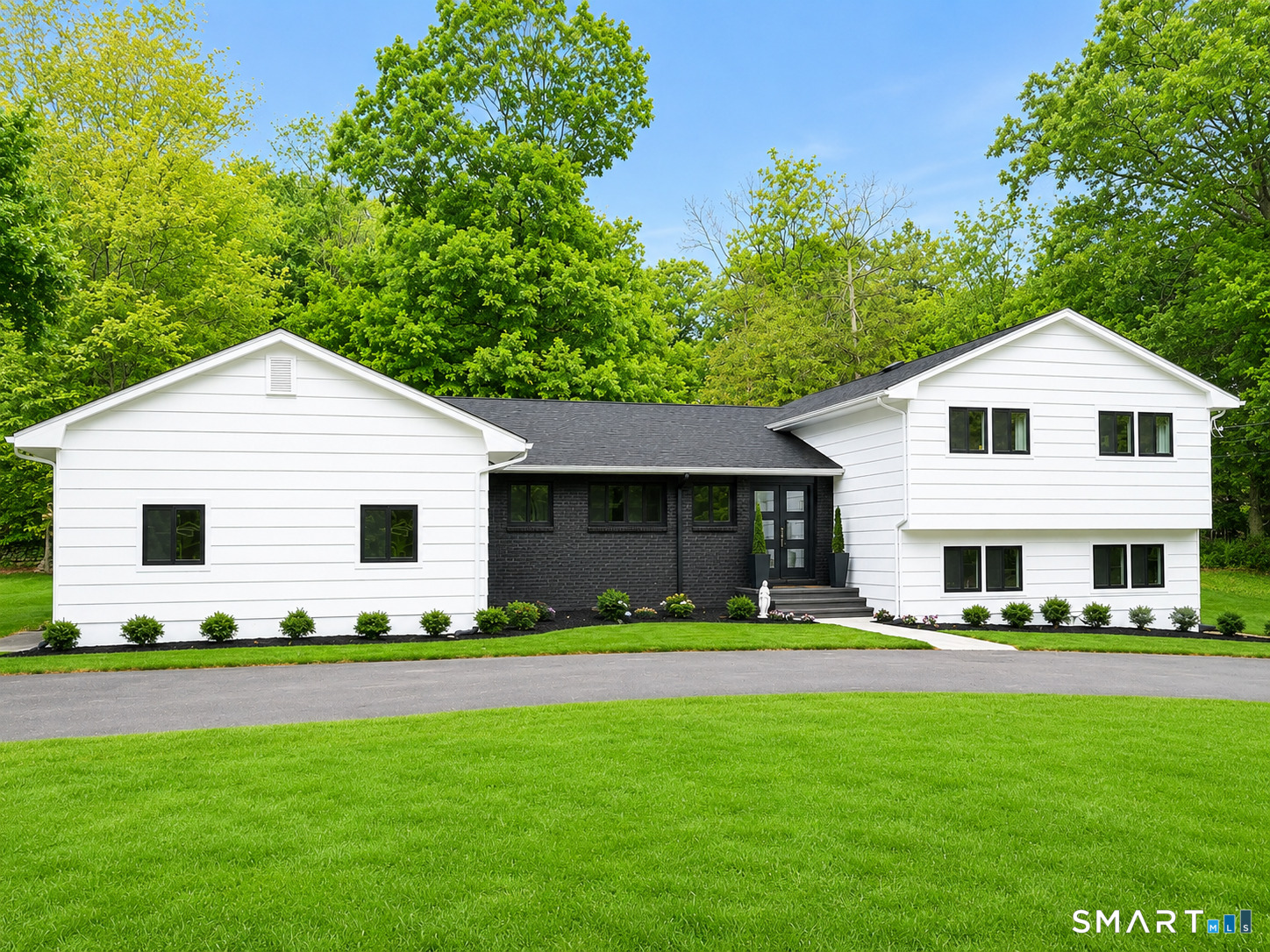 355 Surrey Lane, Fairfield, CT 06824 | For Sale at $1,599,000