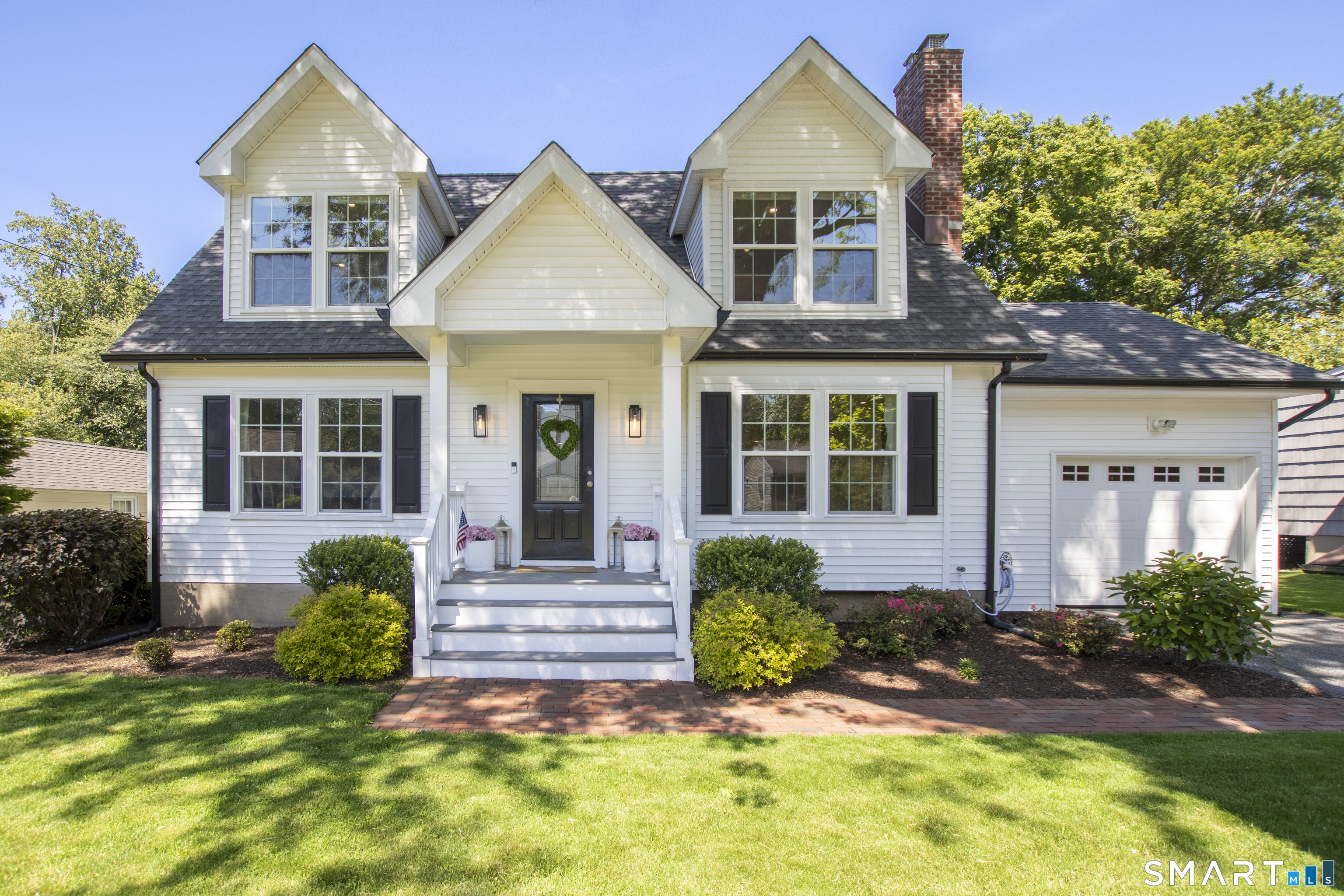 34 Robinwood Road, Trumbull, CT 06611 | For Sale at $749,900