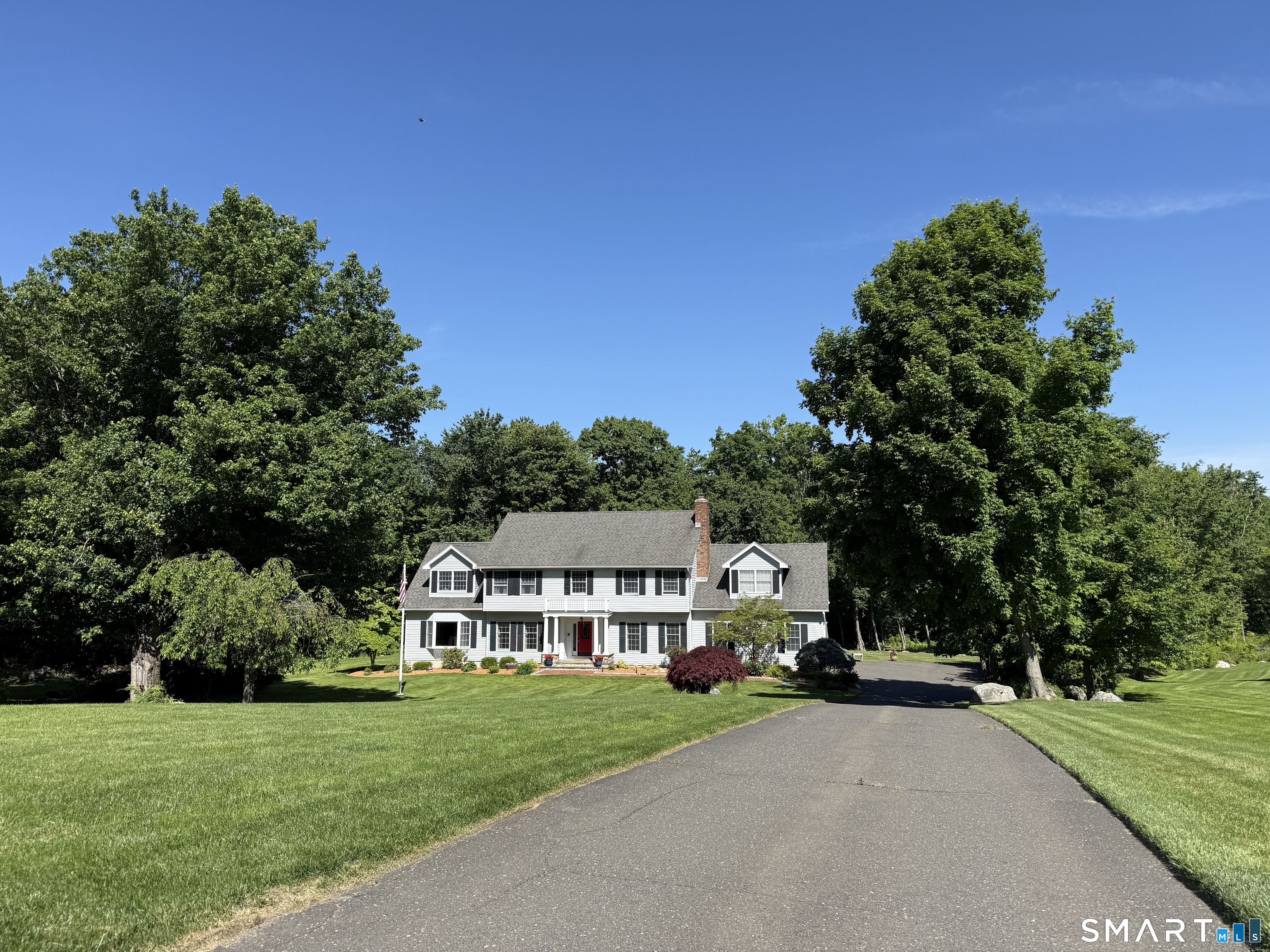 7 Huntington Lane, New Fairfield, CT 06812 | For Sale at $949,000