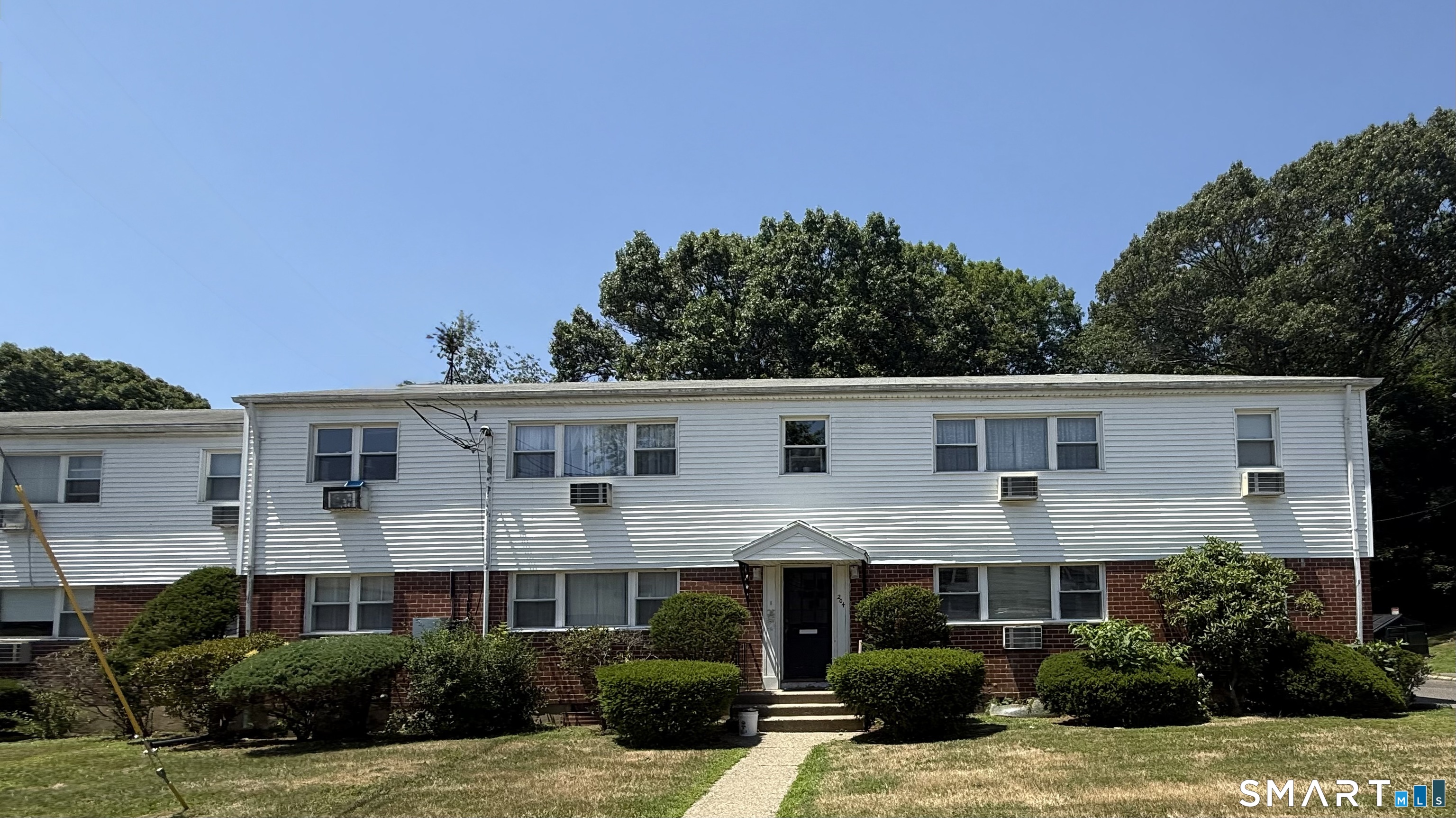 204 Cherry Hill Drive, 1b, Bridgeport, CT 06606 | For Sale at $210,000