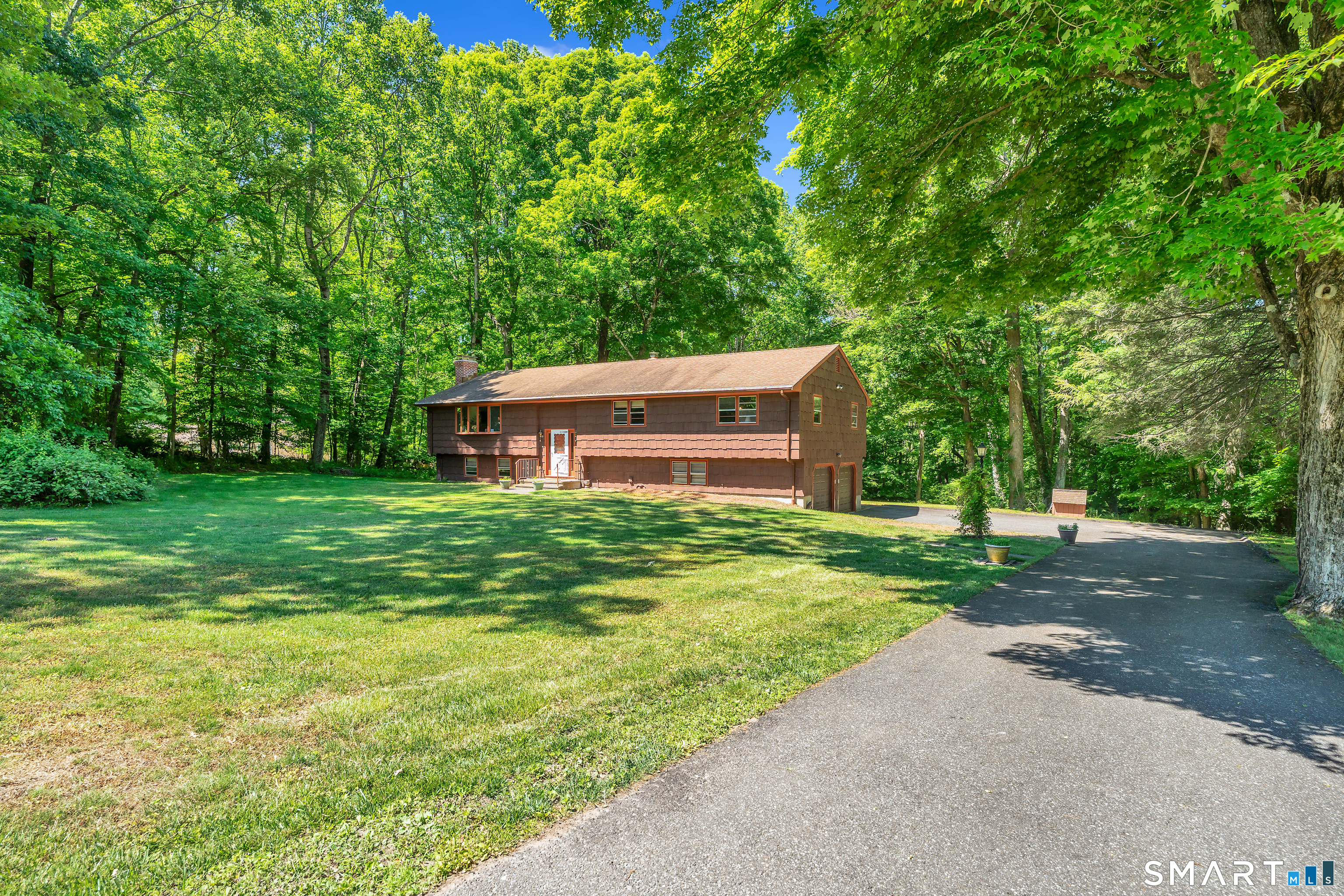 122 Fresh Meadow Drive, Trumbull, CT 06611 | For Sale at $629,900