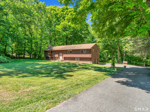  single family home for sale located at 122 Fresh Meadow Drive, Trumbull, CT 06611