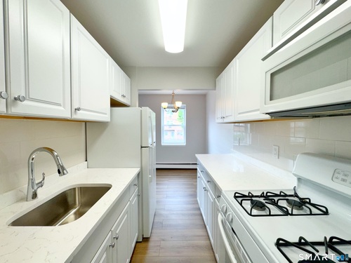  condo home for sale located at 1 Walter Avenue, 25, Norwalk, CT 06851