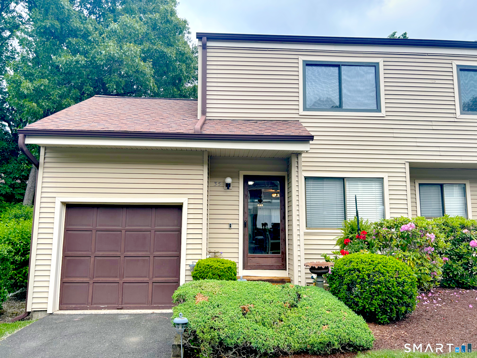 35 Deer Run, 35, Bethel, CT 06801 | For Sale at $374,900