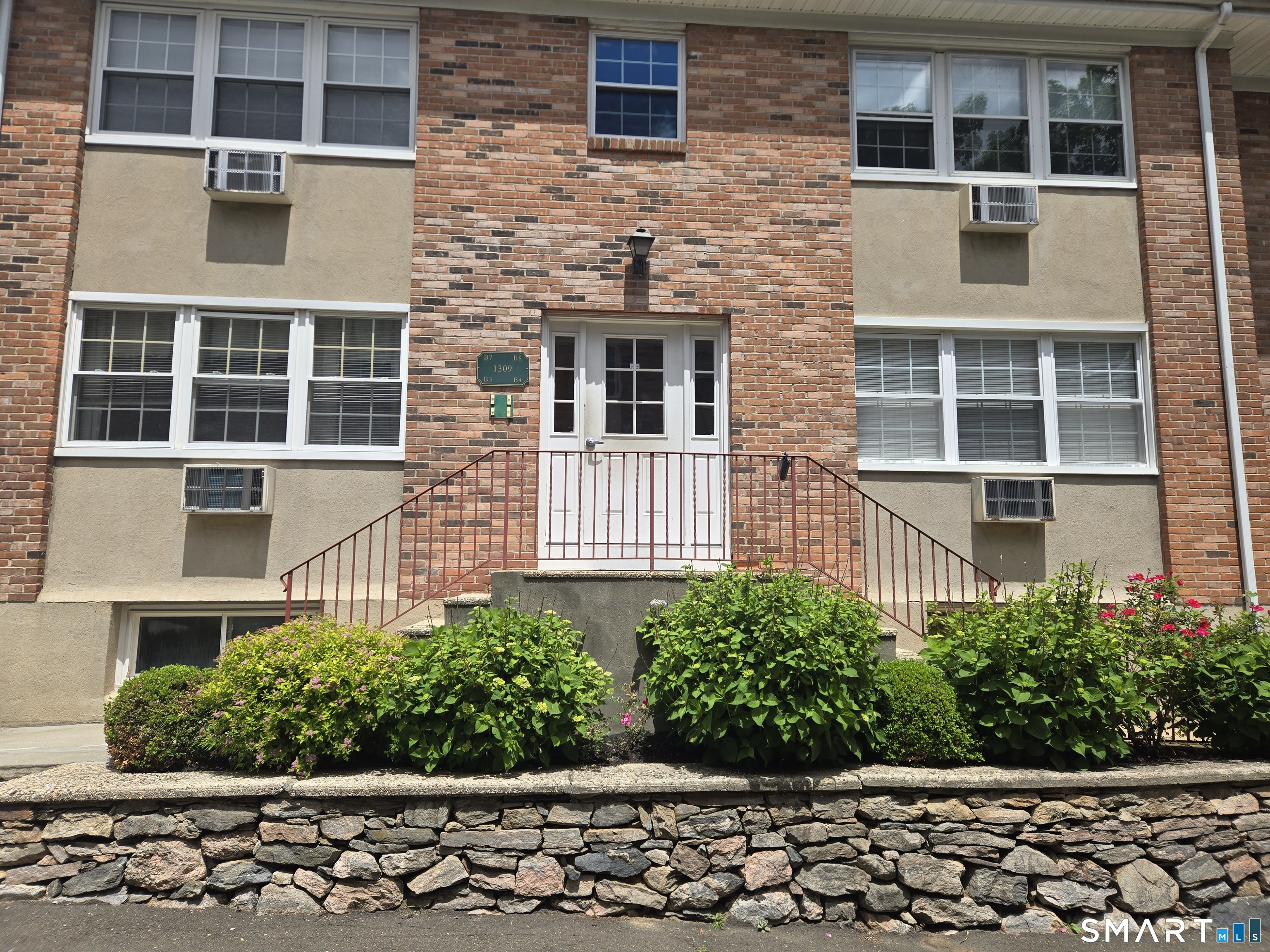 1307 Hope Street, b4, Stamford, CT 06907 | For Sale at $389,000