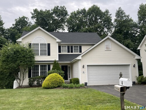  condo home for sale located at 45 Pocono Lane, 4, Danbury, CT 06810