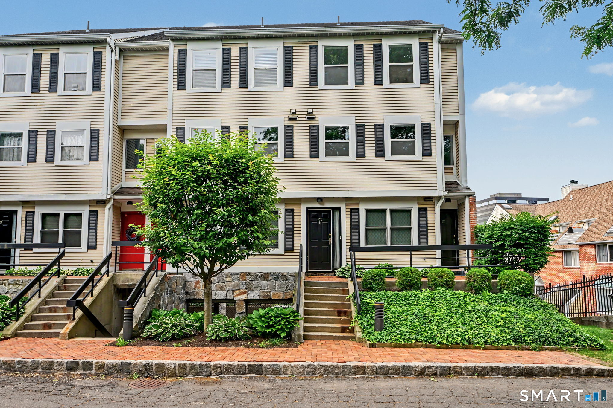 21 Highland Road, 21, Stamford, CT 06902 | For Sale at $549,000