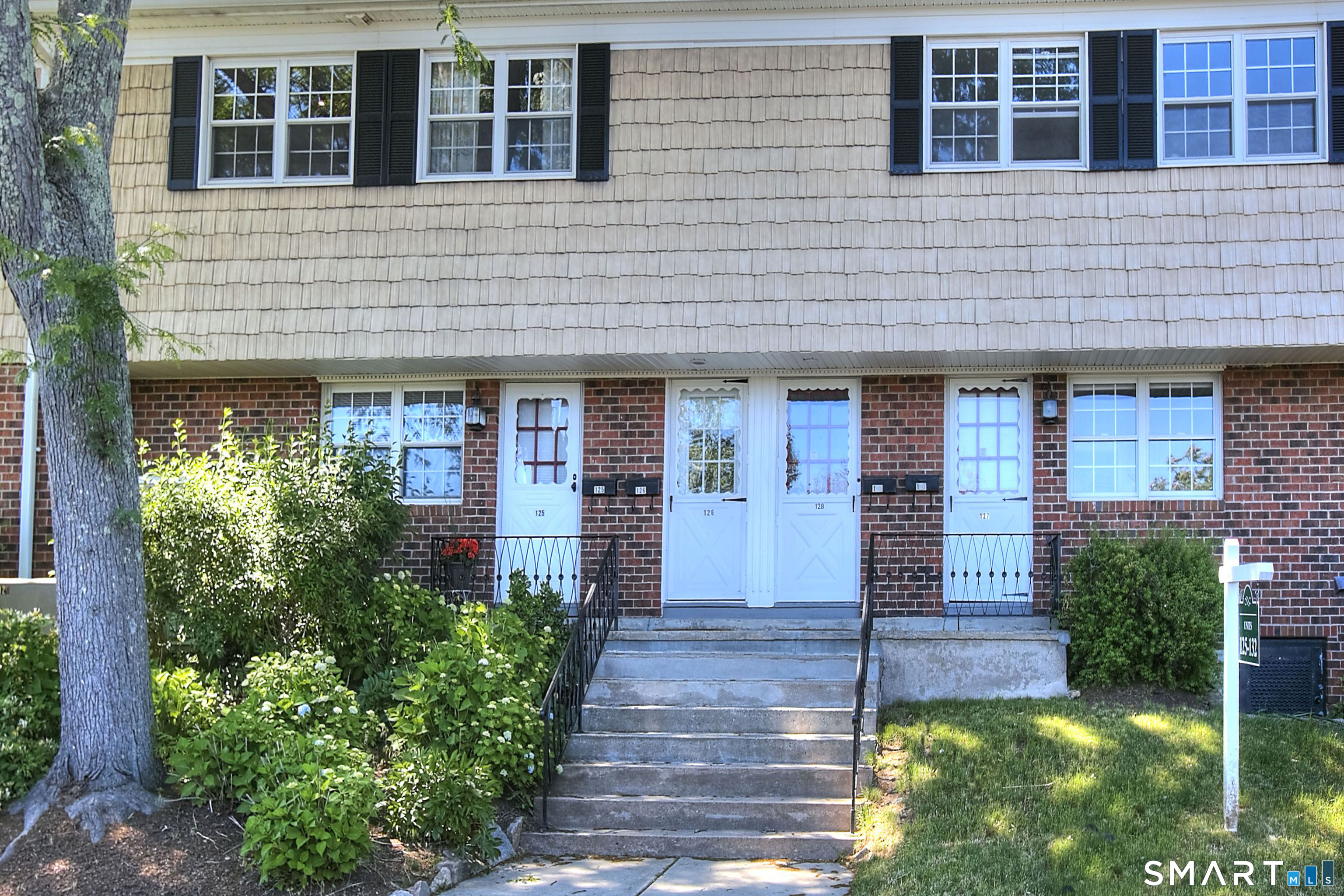 245 Unquowa Road, 126, Fairfield, CT 06824 | For Sale at $525,000