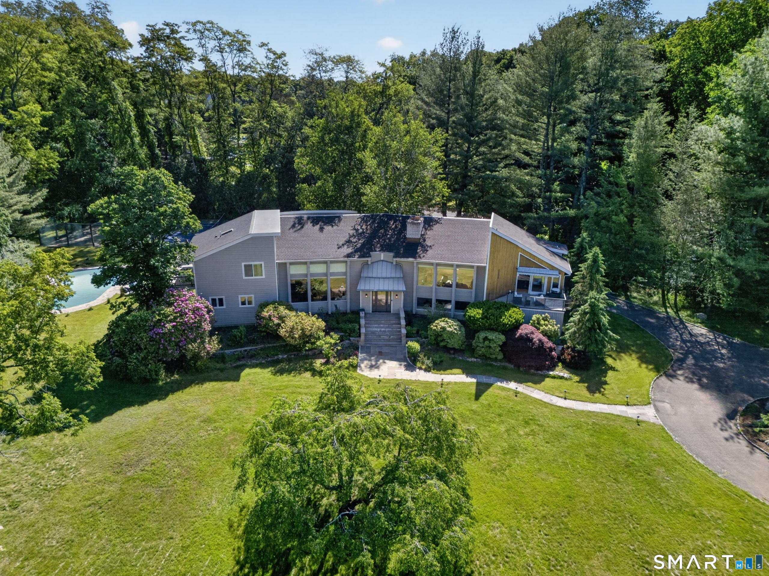 2177 Cross Highway, Fairfield, CT 06824 | For Sale at $1,899,000