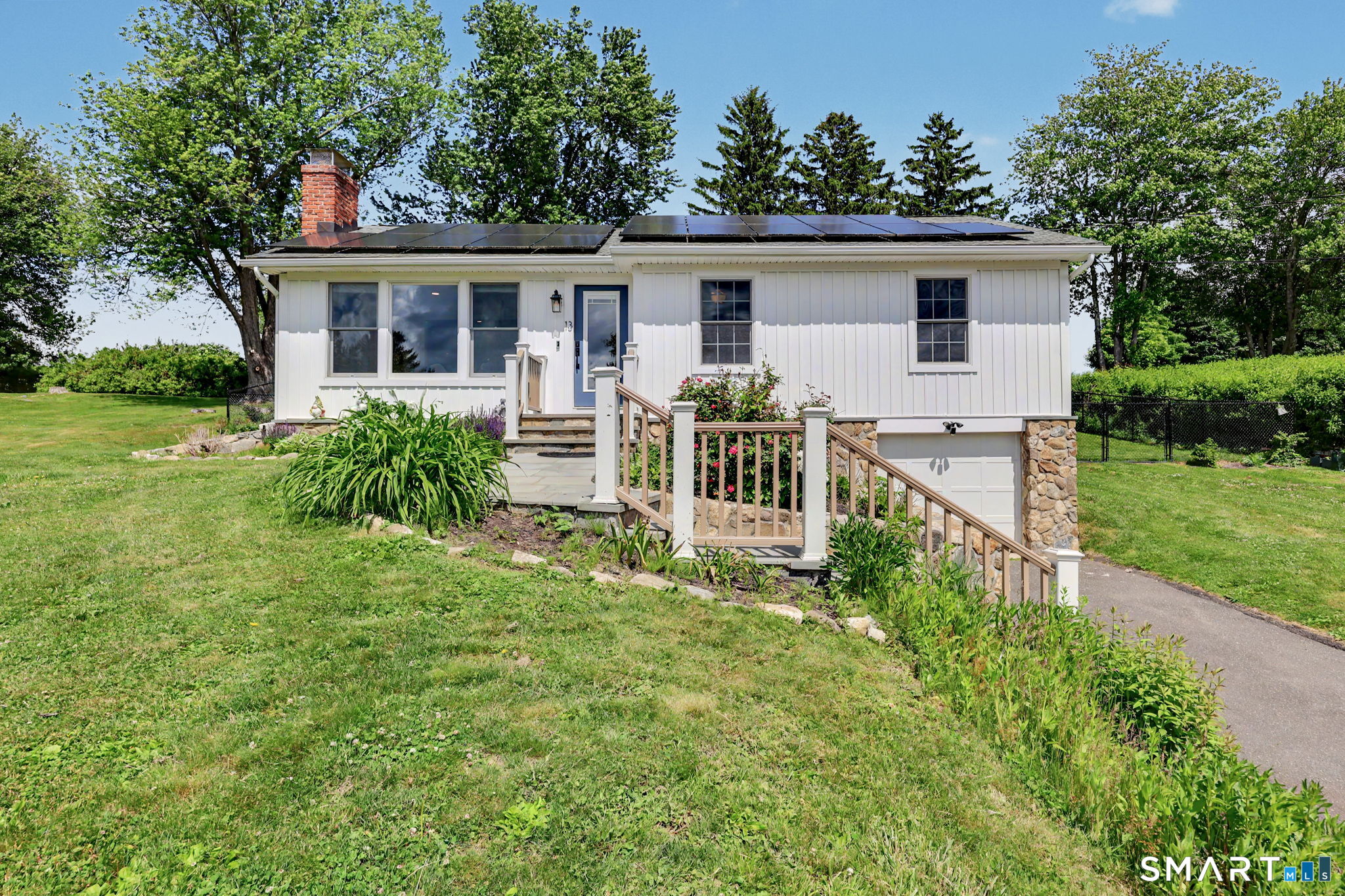 13 Fox Hollow Road, New Fairfield, CT 06812 | For Sale at $599,000
