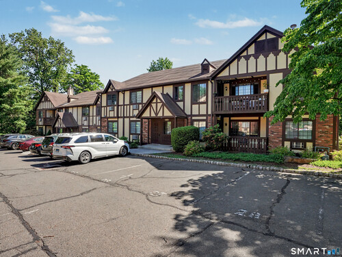  condo home for sale located at 31 Teresa Place, 31, Bridgeport, CT 06606