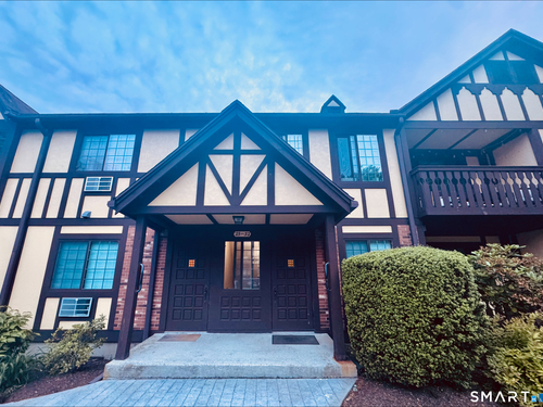  condo home for sale located at 31 Teresa Place, 31, Bridgeport, CT 06606