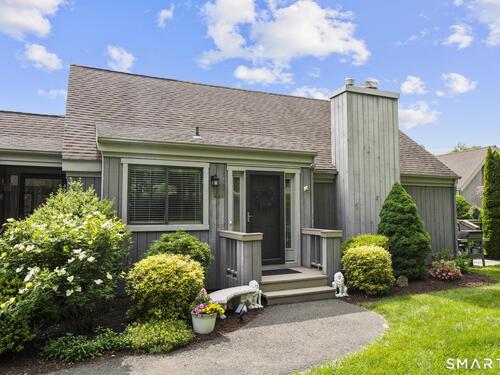  condo home for sale located at 44 Buckskin Lane, a, Stratford, CT 06614