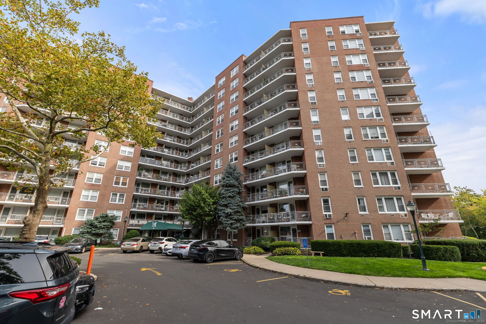 91 Strawberry Hill Avenue, 927, Stamford, CT 06902 | For Sale at $274,900