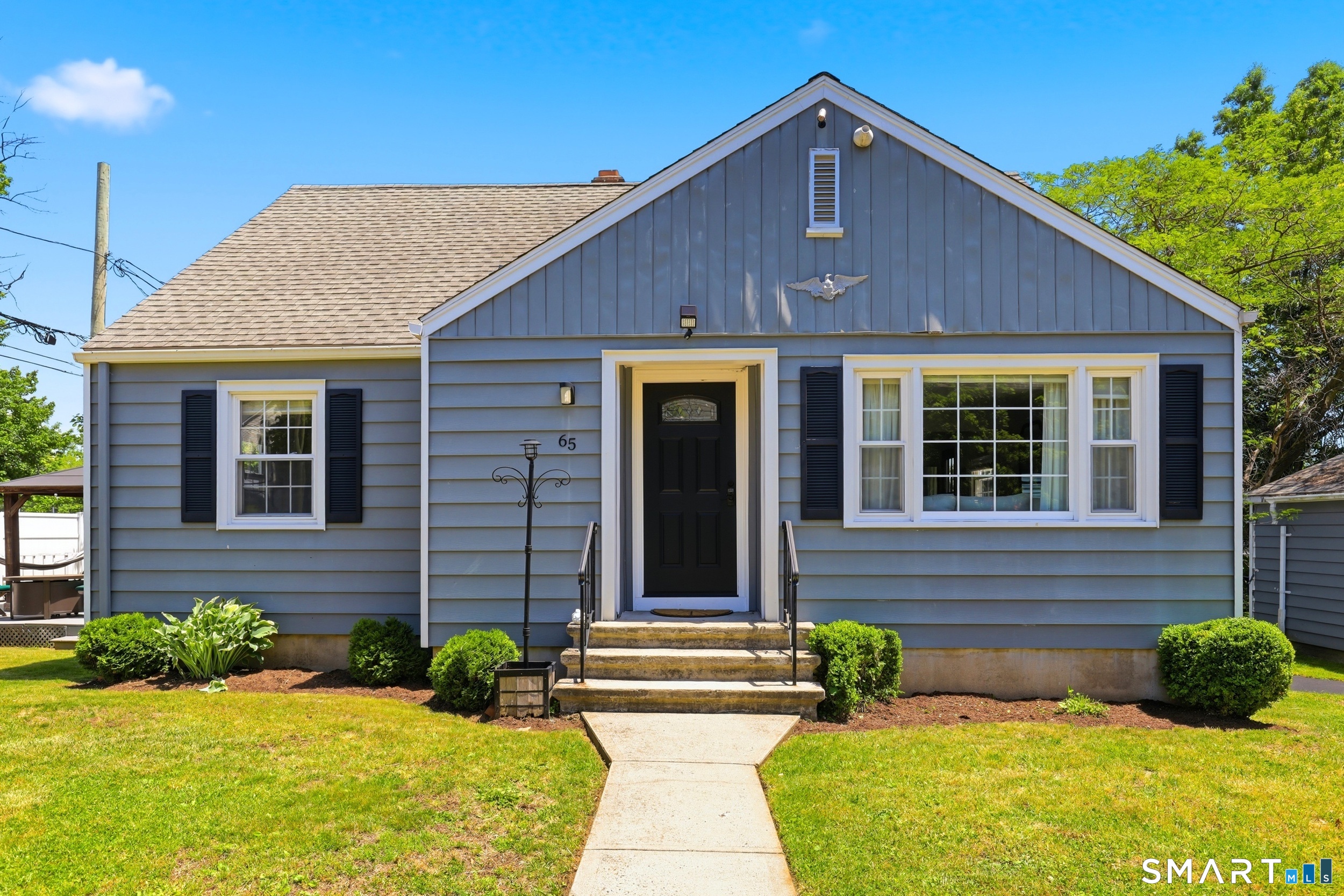 65 Beaver Street, Fairfield, CT 06824 | For Sale at $590,000