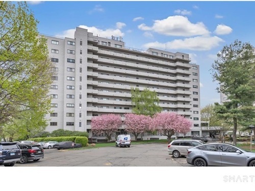  condo home for sale located at 3200 Park Avenue, 11e1, Bridgeport, CT 06604