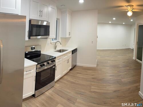  condo home for sale located at 66 Nashville Road, j, Bethel, CT 06801