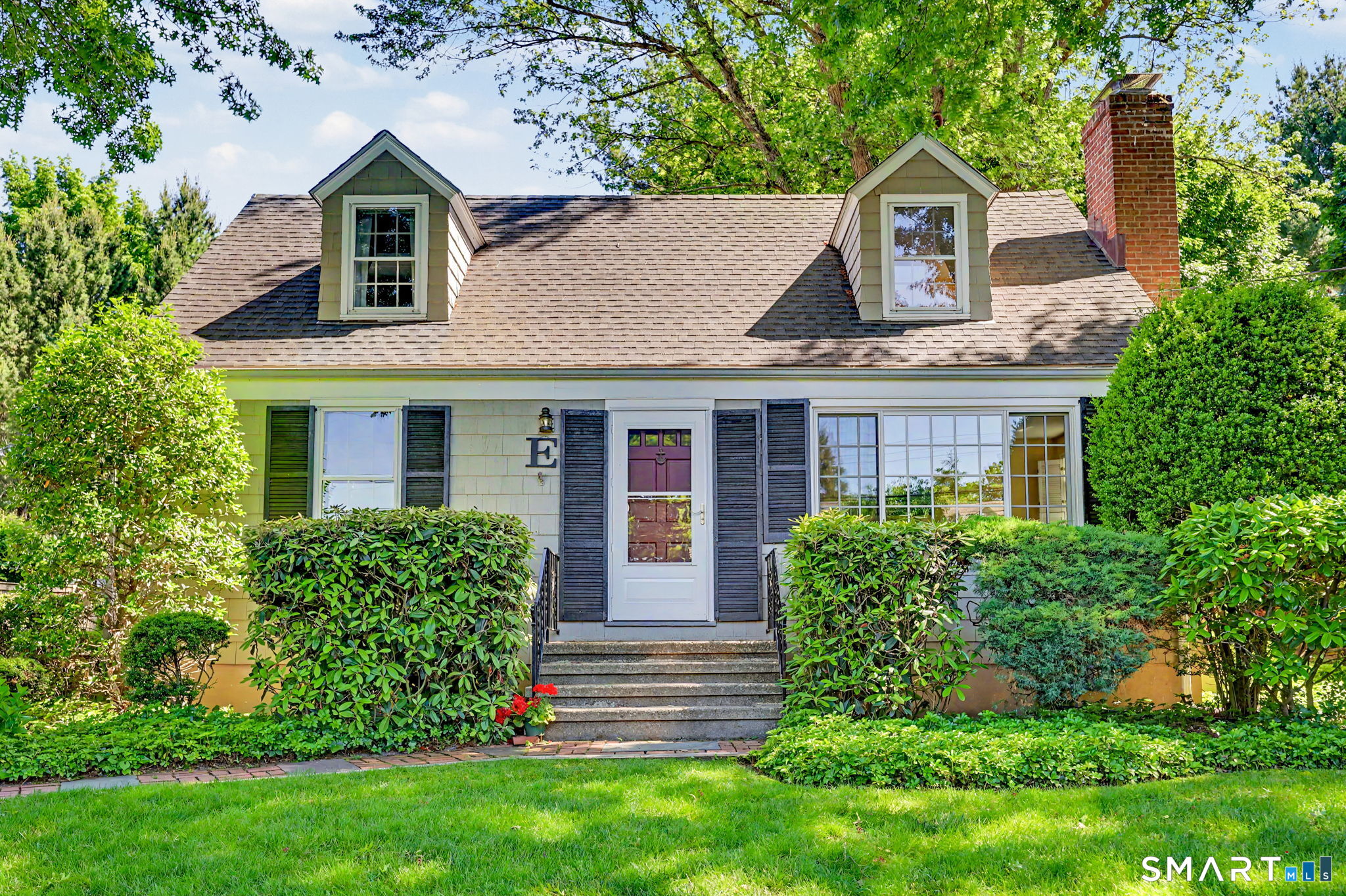 98 Sasco Hill Terrace, Fairfield, CT 06824 | For Sale at $949,000