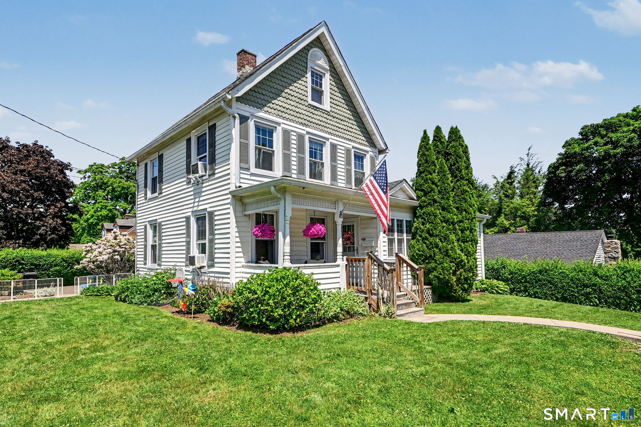 80 Leonard Street, Stamford, CT 06906 | For Sale at $799,000