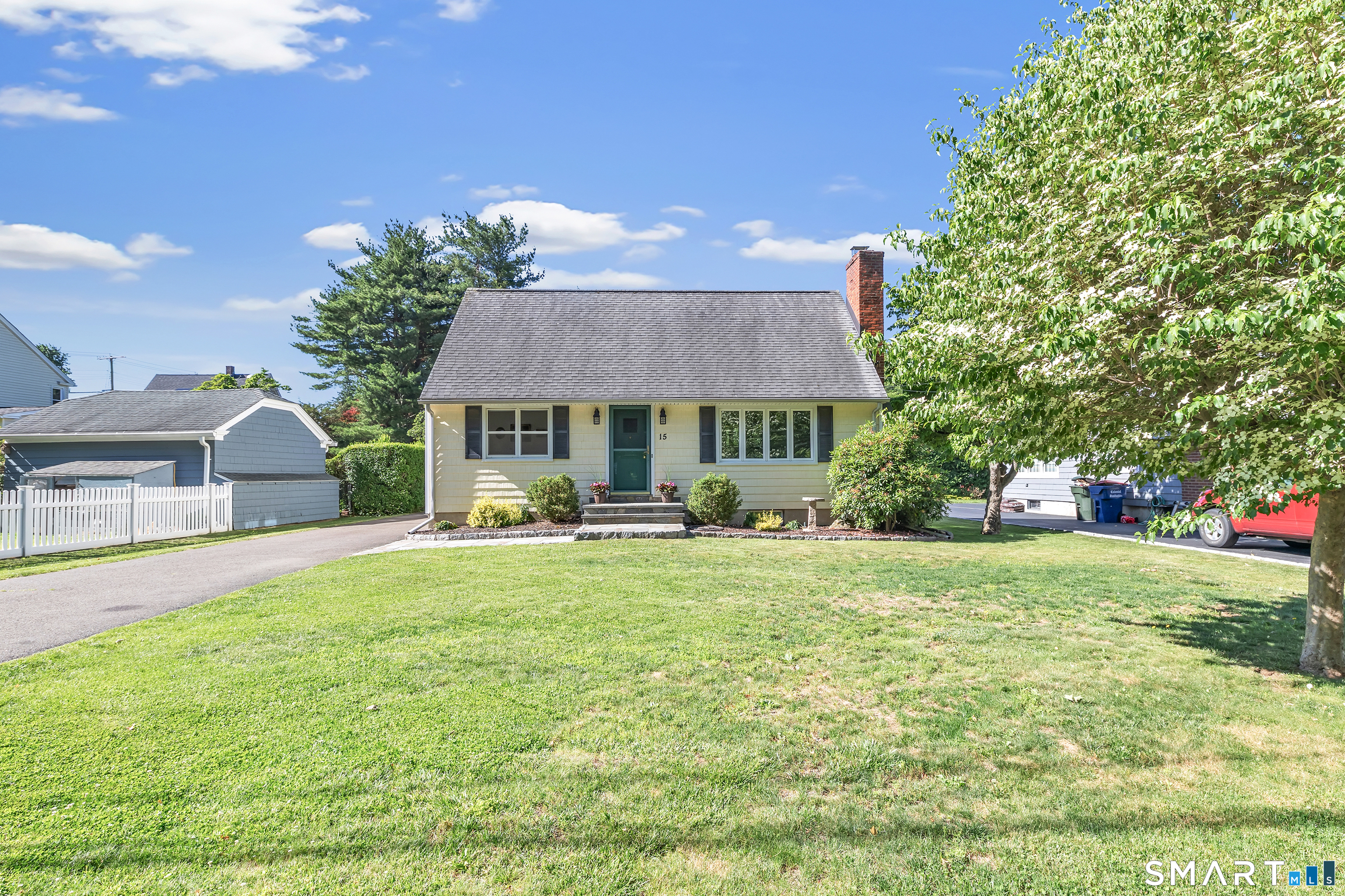 15 Evelyn Street, Trumbull, CT 06611 | For Sale at $549,000