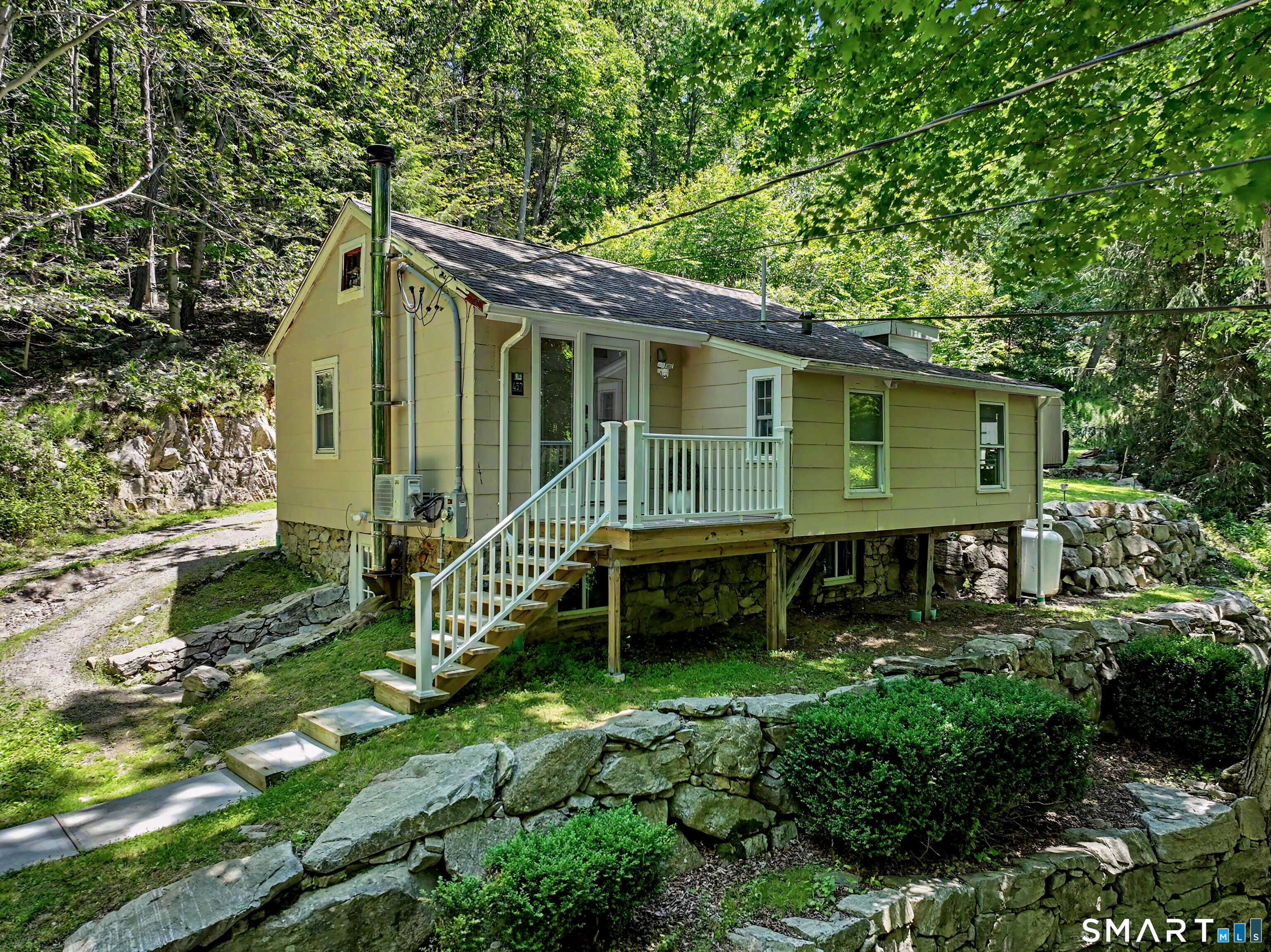457 Newtown Turnpike, Weston, CT 06883 | For Sale at $590,000