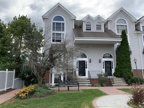  condo home for sale located at 124-130 Deer Hill Avenue, a20, Danbury, CT 06810