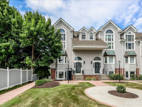  condo home for sale located at 124-130 Deer Hill Avenue, a20, Danbury, CT 06810