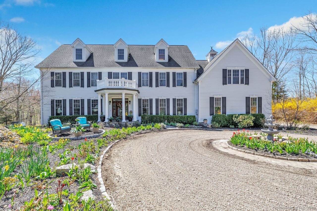 25 Starrs Ridge Road, Redding, CT 06896 | For Sale at $999,000