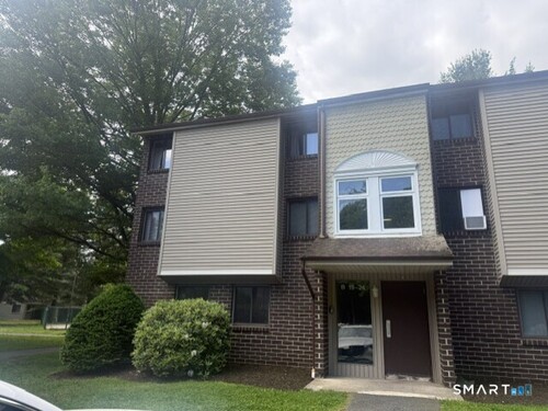  condo home for sale located at 7 Padanaram Road, b23, Danbury, CT 06811