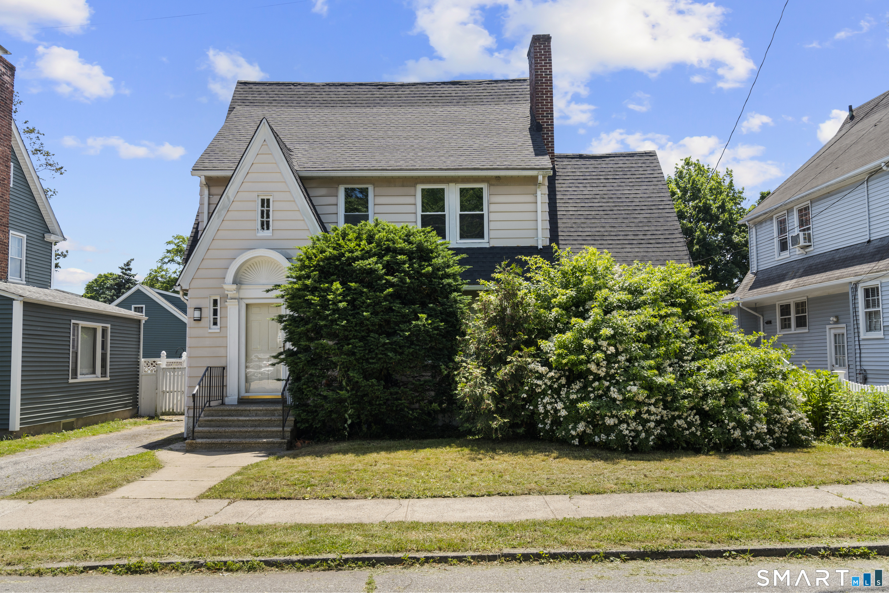 695 West Taft Avenue, Bridgeport, CT 06604 | For Sale at $569,900