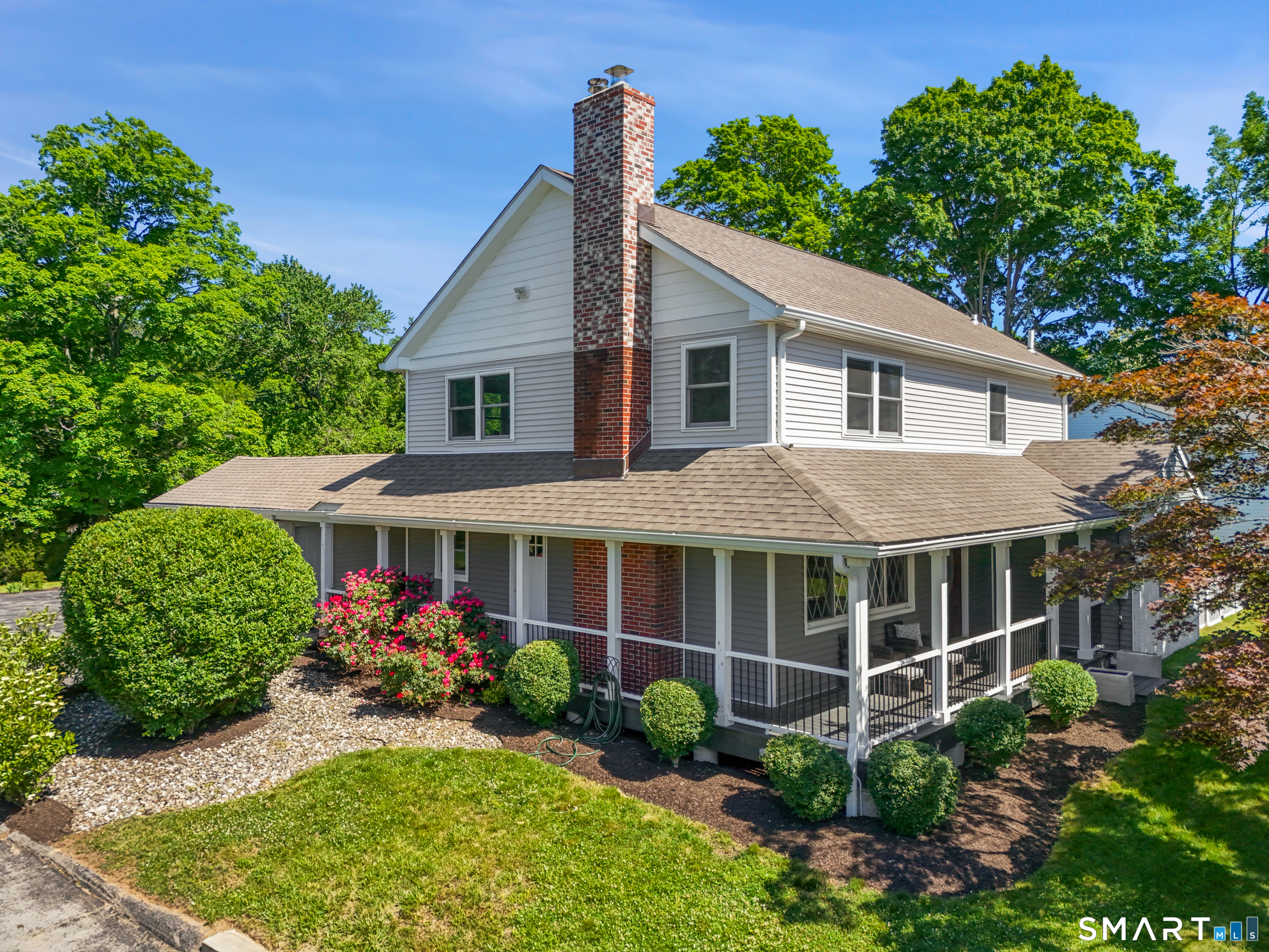 516 Stillwater Road, Stamford, CT 06902 | For Sale at $899,000