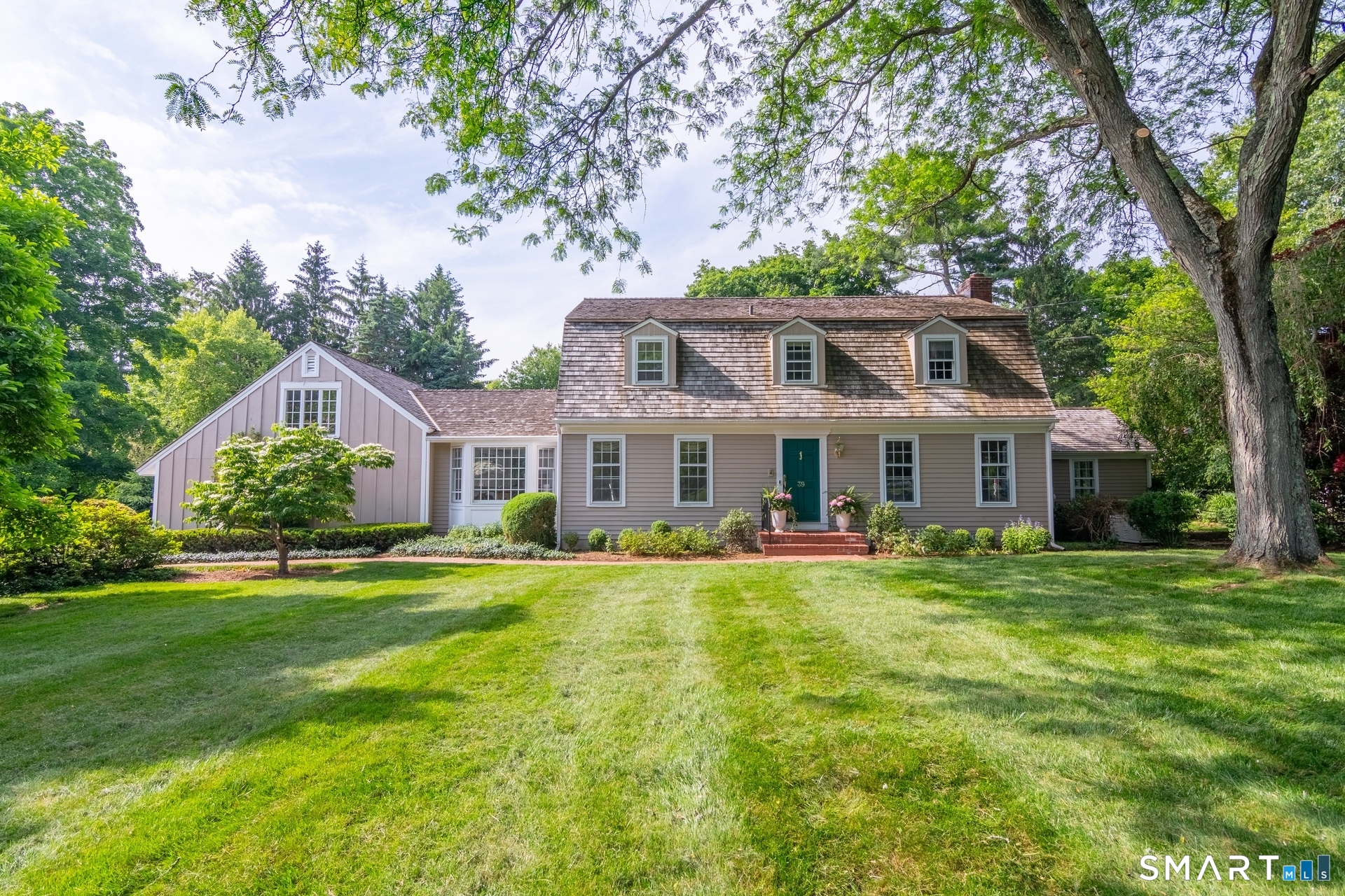 39 Old Studio Road, New Canaan, CT 06840 | For Sale at $2,290,000