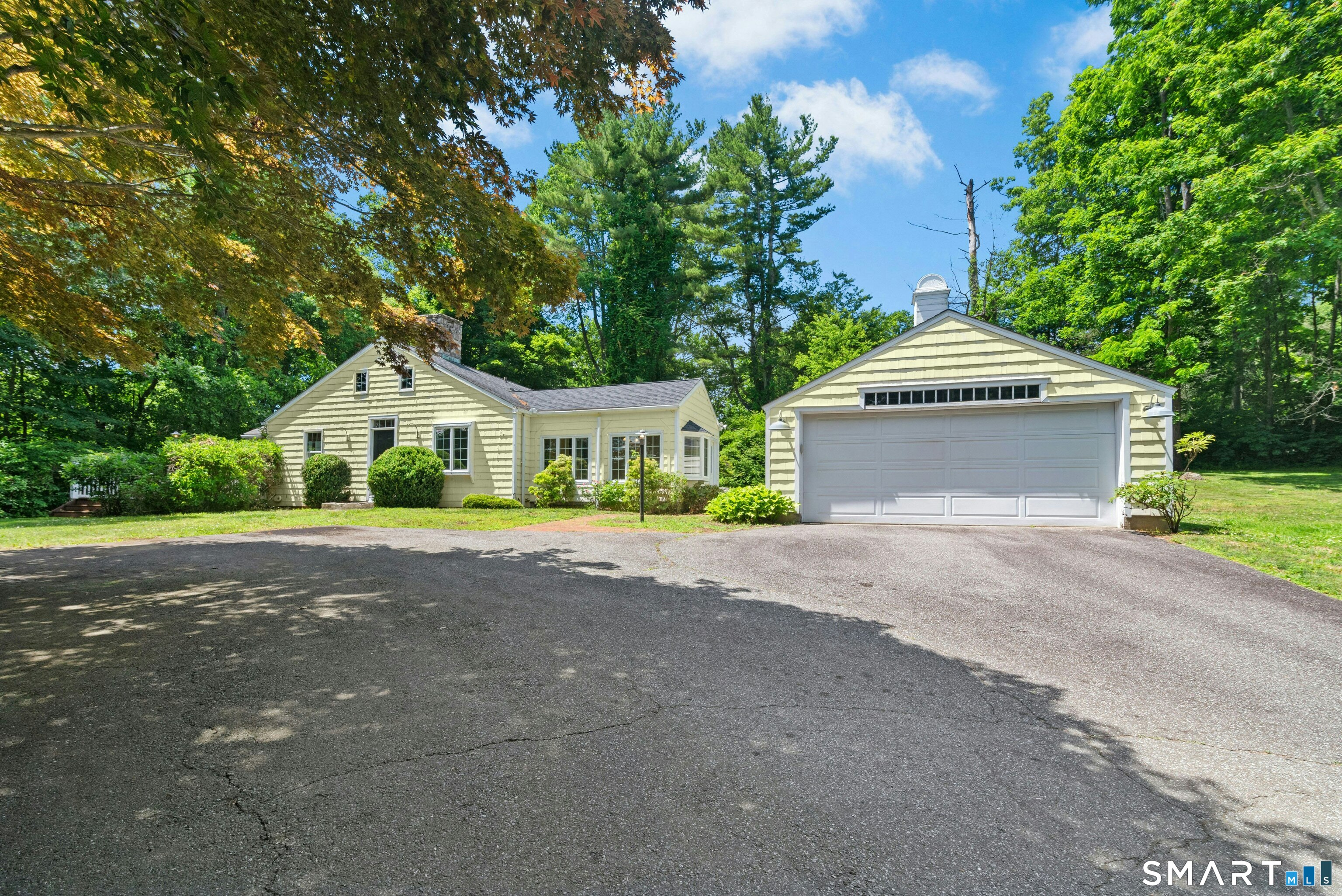 5195 Madison Avenue, Trumbull, CT 06611 | For Sale at $599,999