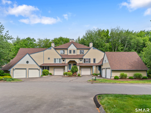  townhouse condo for sale located at 14 L Hermitage Drive, 14, Shelton, CT 06484