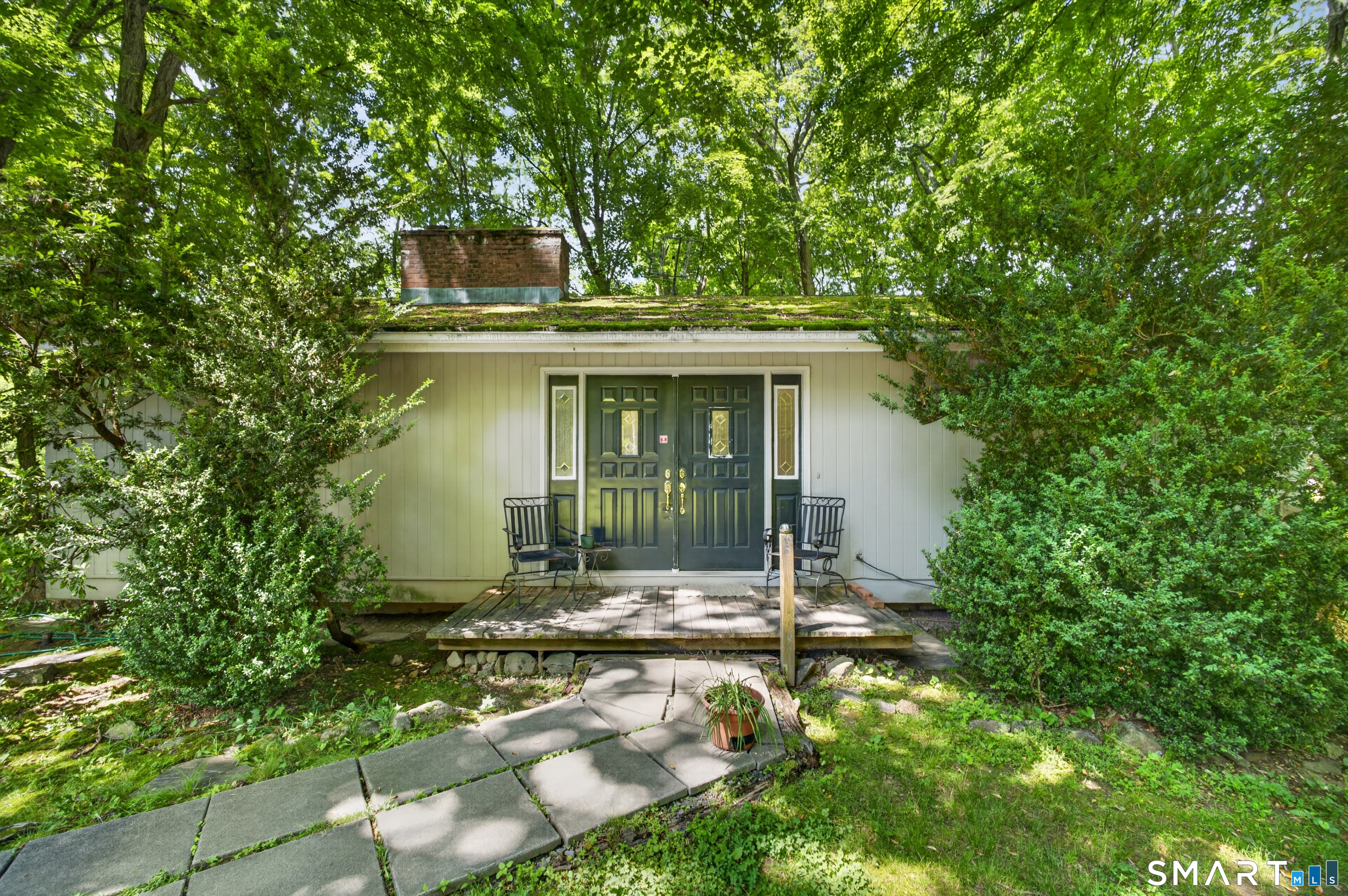 25 Lords Highway East, Weston, CT 06883 | For Sale at $519,000